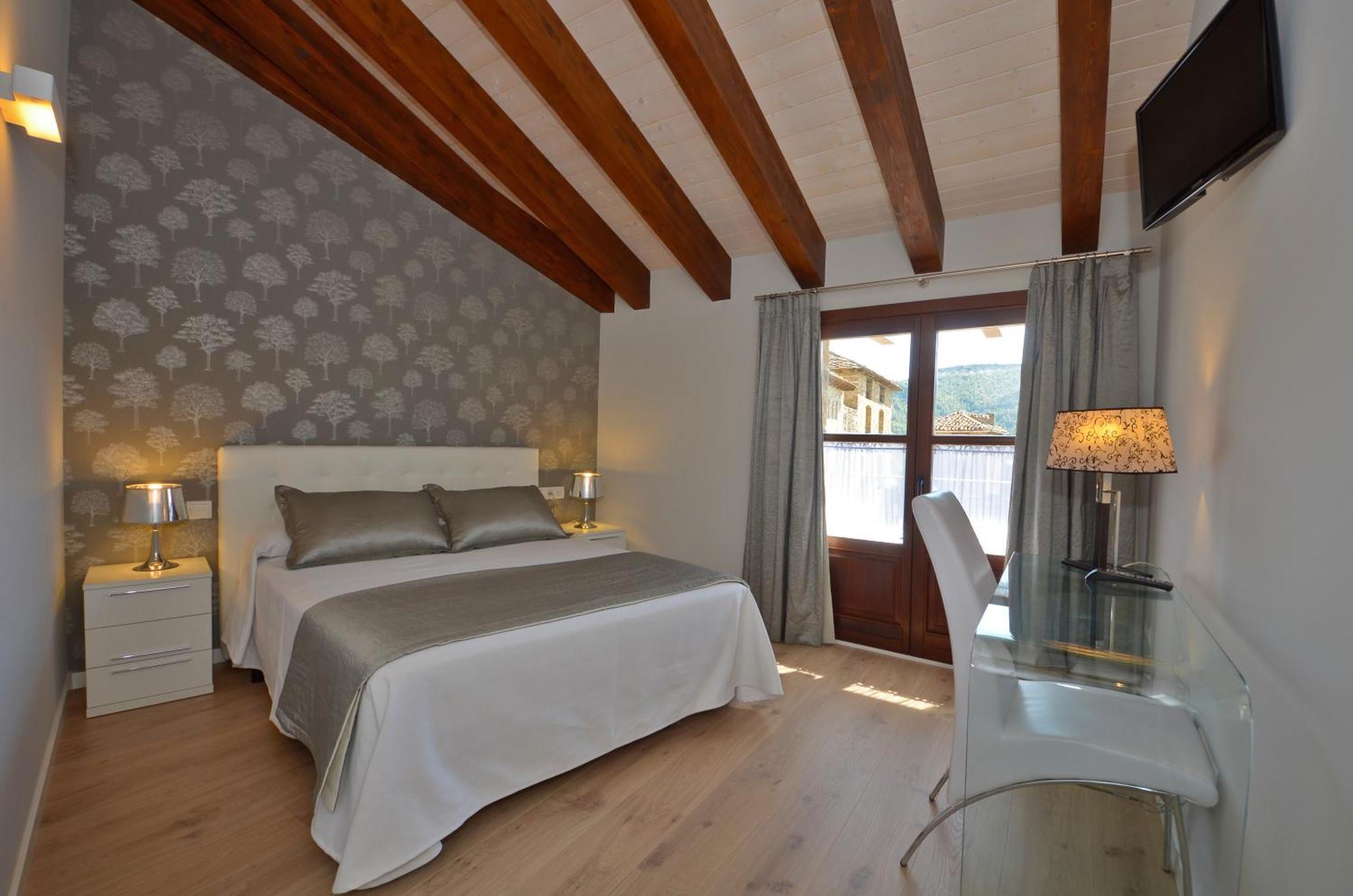 Apartamentos El Palacete De Aínsa Esterno foto