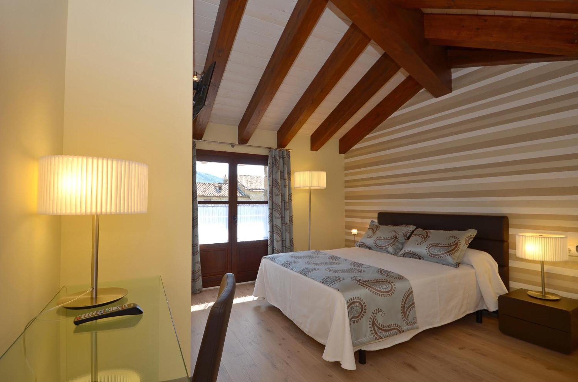 Apartamentos El Palacete De Aínsa Esterno foto