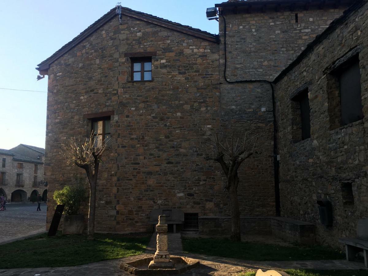 Apartamentos El Palacete De Aínsa Esterno foto